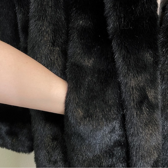 Vintage black Dennis Basso faux fur coat, faux fur jacket, size small - Picture 4 of 6